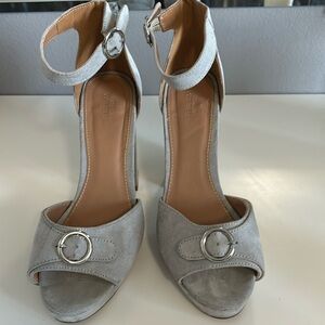 Urban outfitters gray suede heels size 8